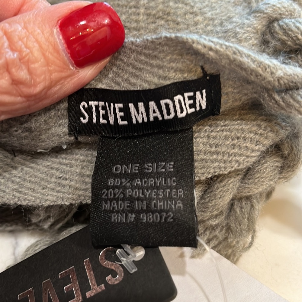 Steve Madden Wrap/Scarf - Picture 5 of 6